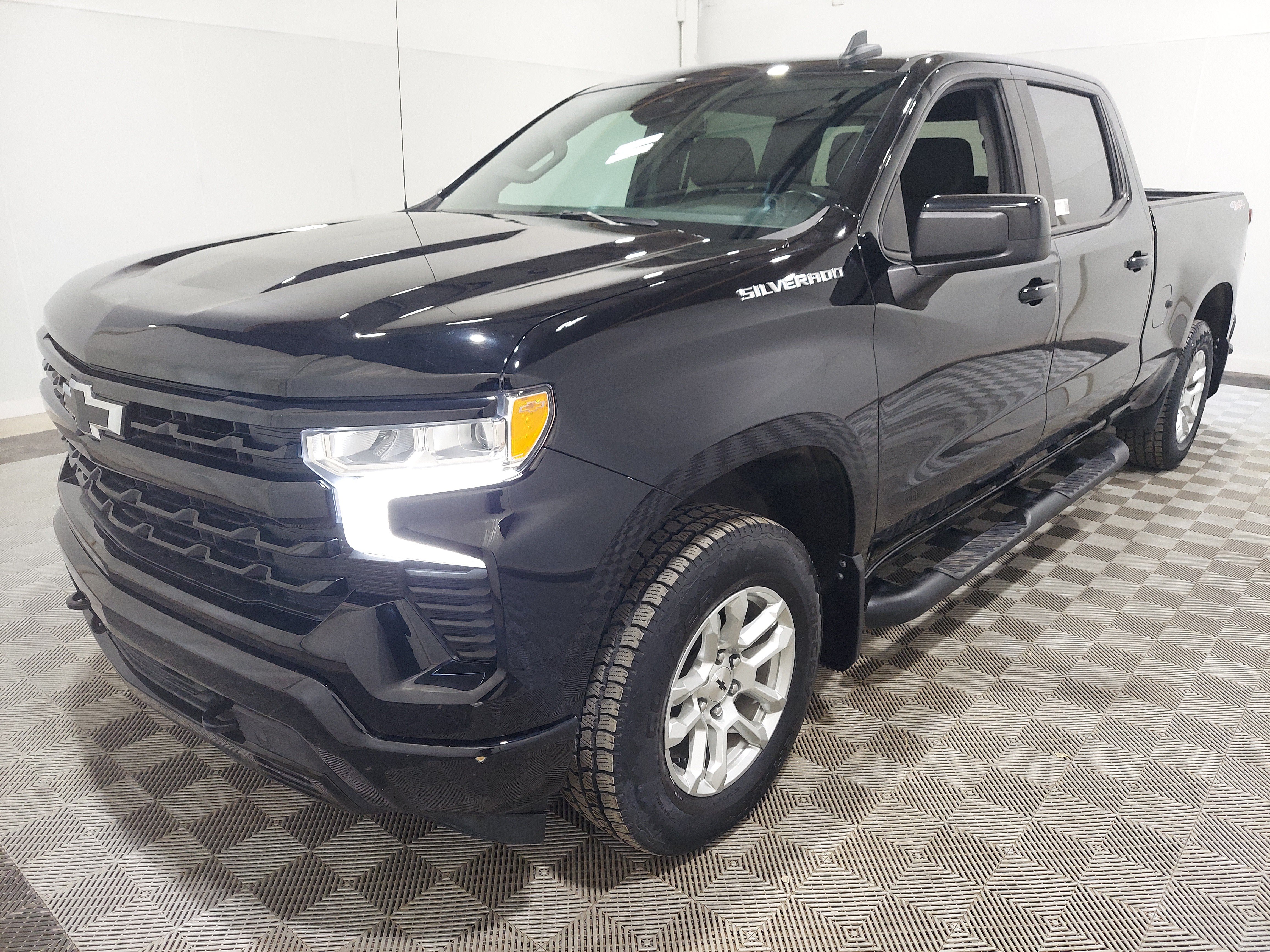 Used 2024 Chevrolet Silverado 1500 RST w/ Protection Package AWD/4WD image 1