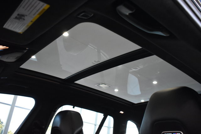 Used 2021 BMW X5 M w/ Executive Package image 38