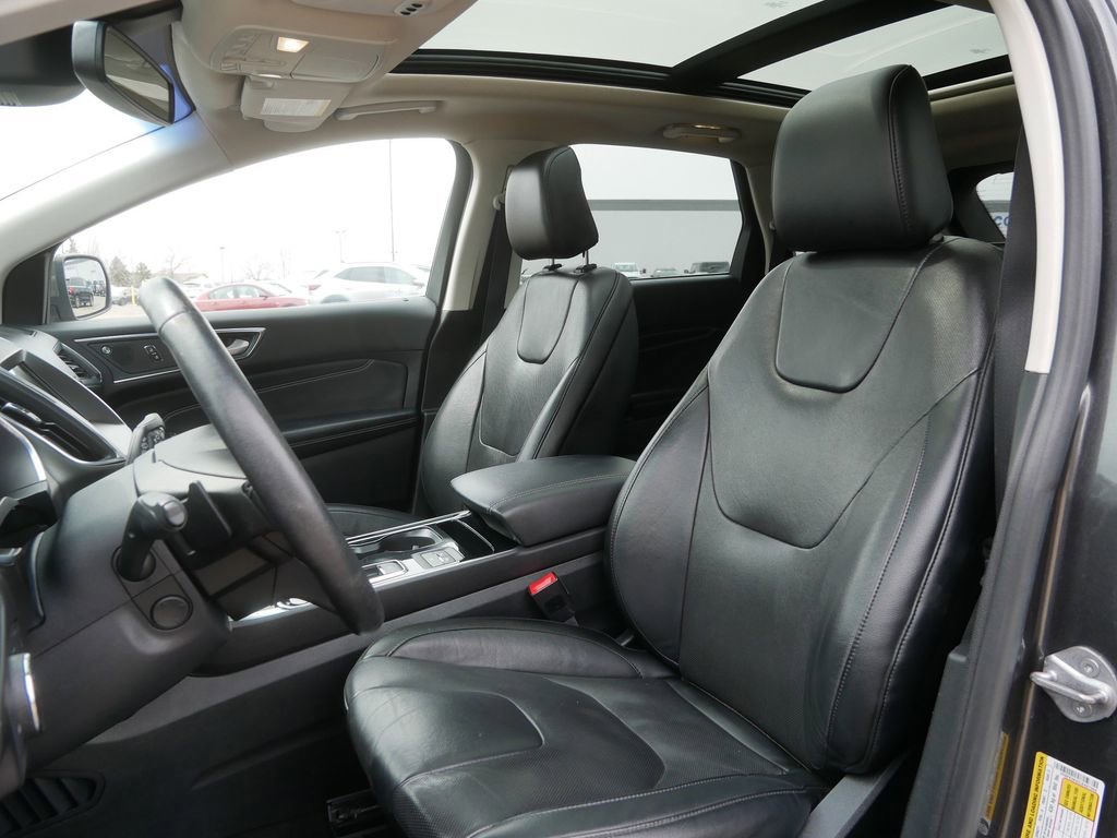 Used 2020 Ford Edge Titanium w/ Equipment Group 301A image 10