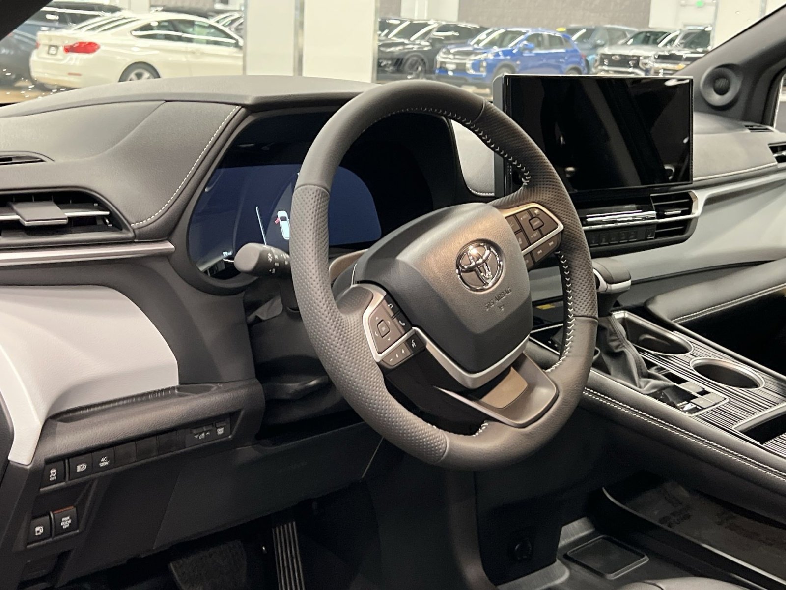 Used 2026 Toyota Sienna XSE image 13