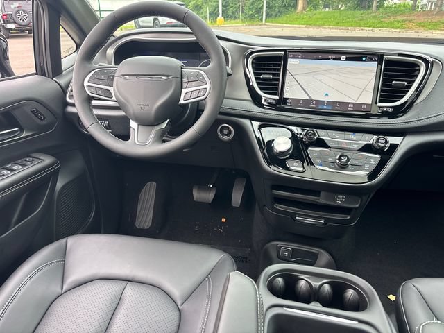 New 2027 Chrysler Pacifica Select AWD/4WD image 12