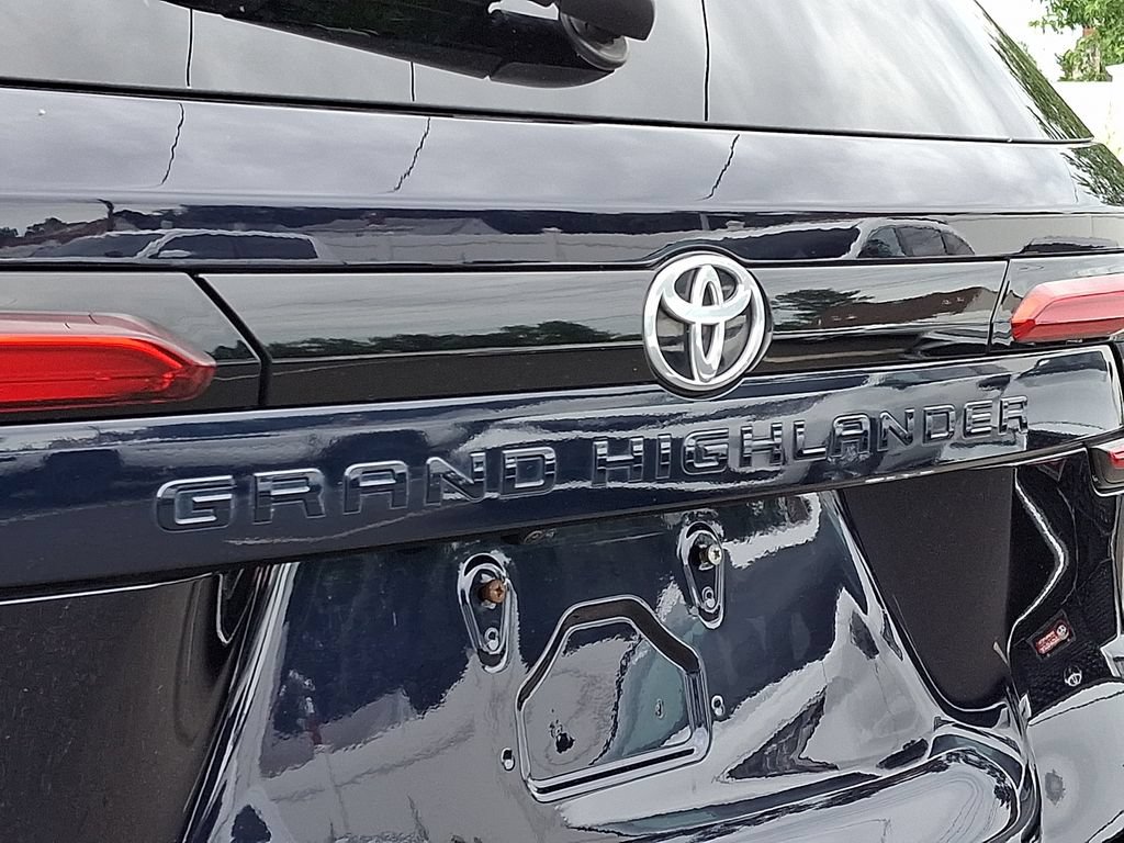 Certified 2024 Toyota Grand Highlander AWD image 32