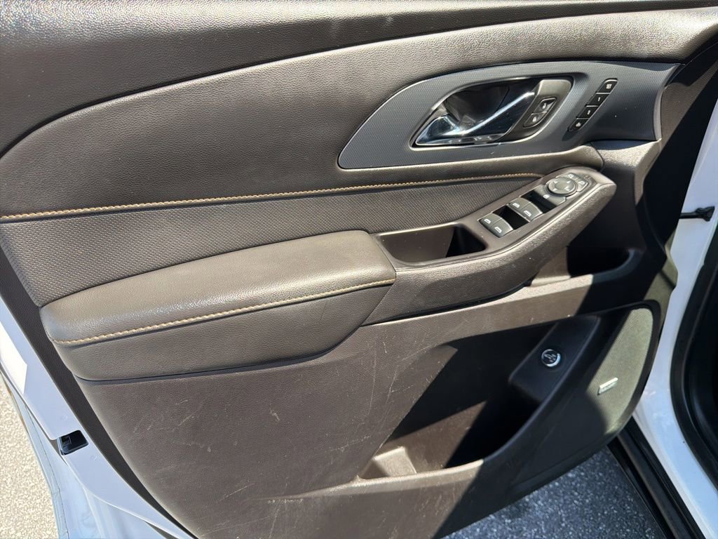 Used 2019 Chevrolet Traverse Premier w/ Redline Edition FWD image 18