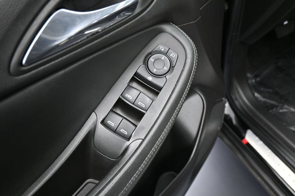 Used 2023 Buick Encore GX Preferred w/ Cold Weather Comfort Package FWD image 13