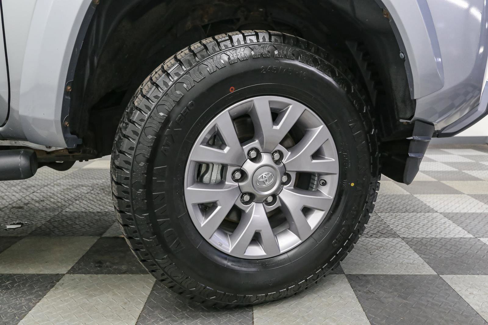 Used 2017 Toyota Tacoma SR5 image 16