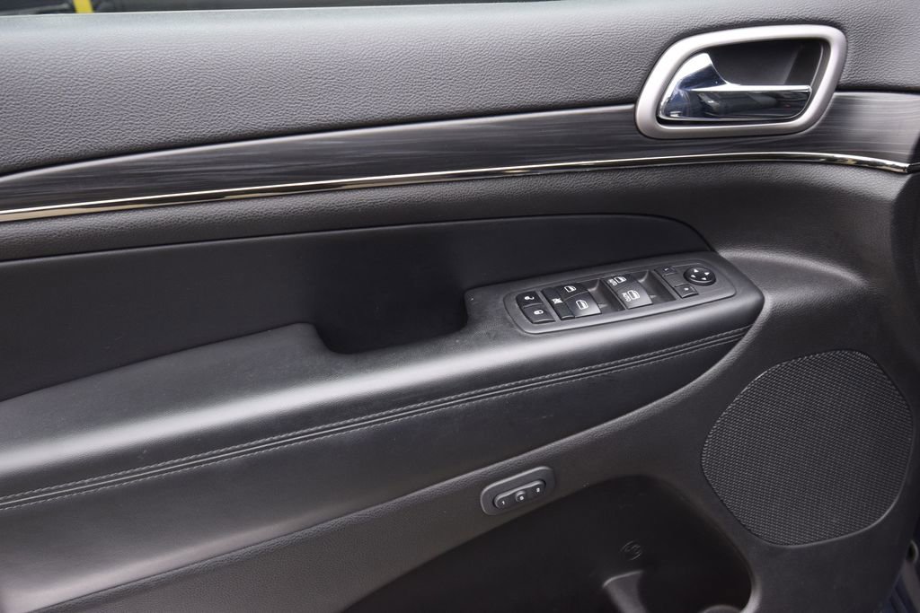 Used 2020 Jeep Grand Cherokee Limited X image 28