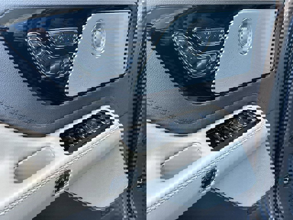 Used 2022 Lincoln Aviator Reserve w/ Equipment Group 201A image 18