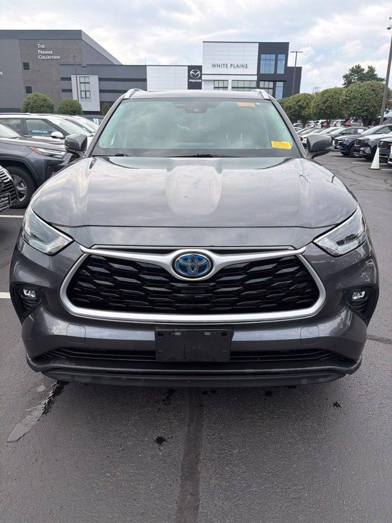 Used 2021 Toyota Highlander XLE AWD/4WD image 5