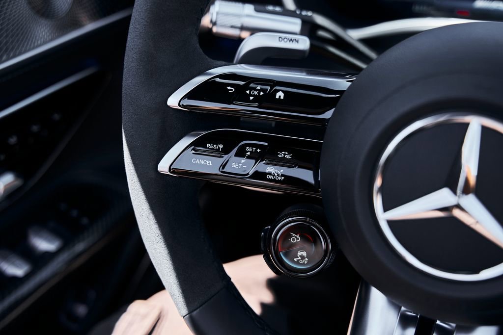 Used 2022 Mercedes-Benz SL 63 AMG 4MATIC w/ AMG Aerodynamic Package image 50