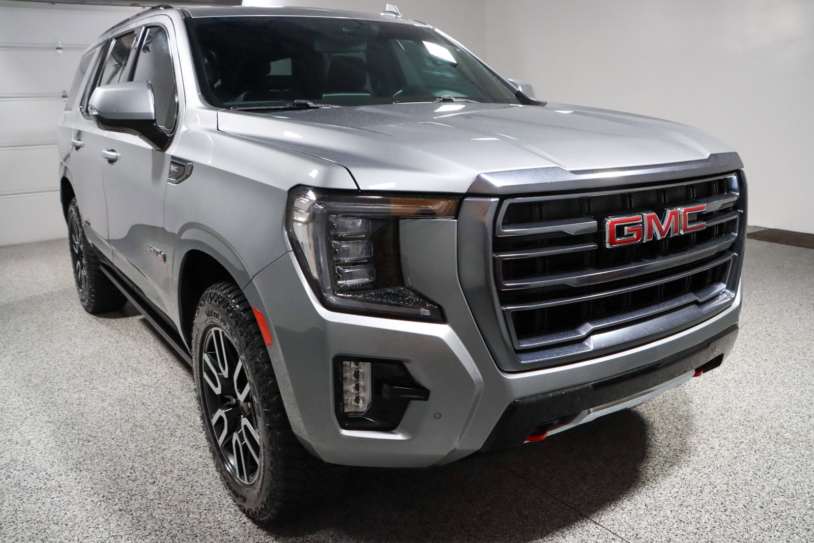 Used 2023 GMC Yukon AT4 AWD/4WD image 5