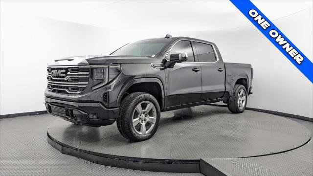 Used 2023 GMC Sierra 1500 SLT AWD/4WD image 2