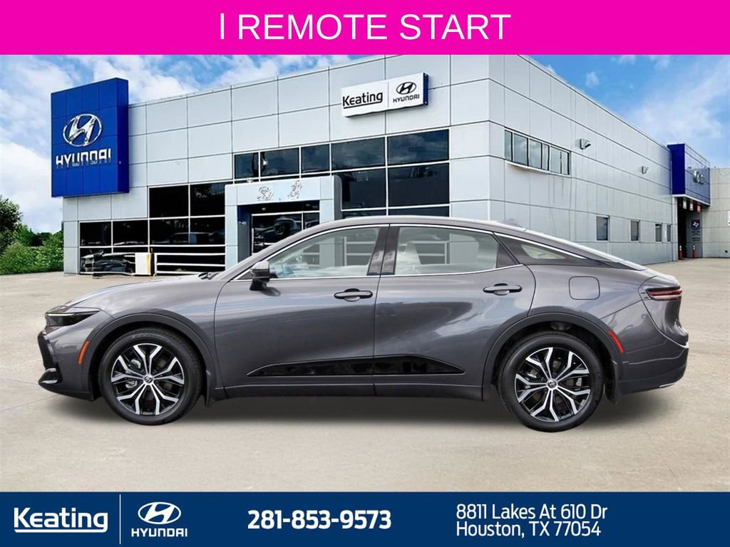 Used 2023 Toyota Crown Limited image 8