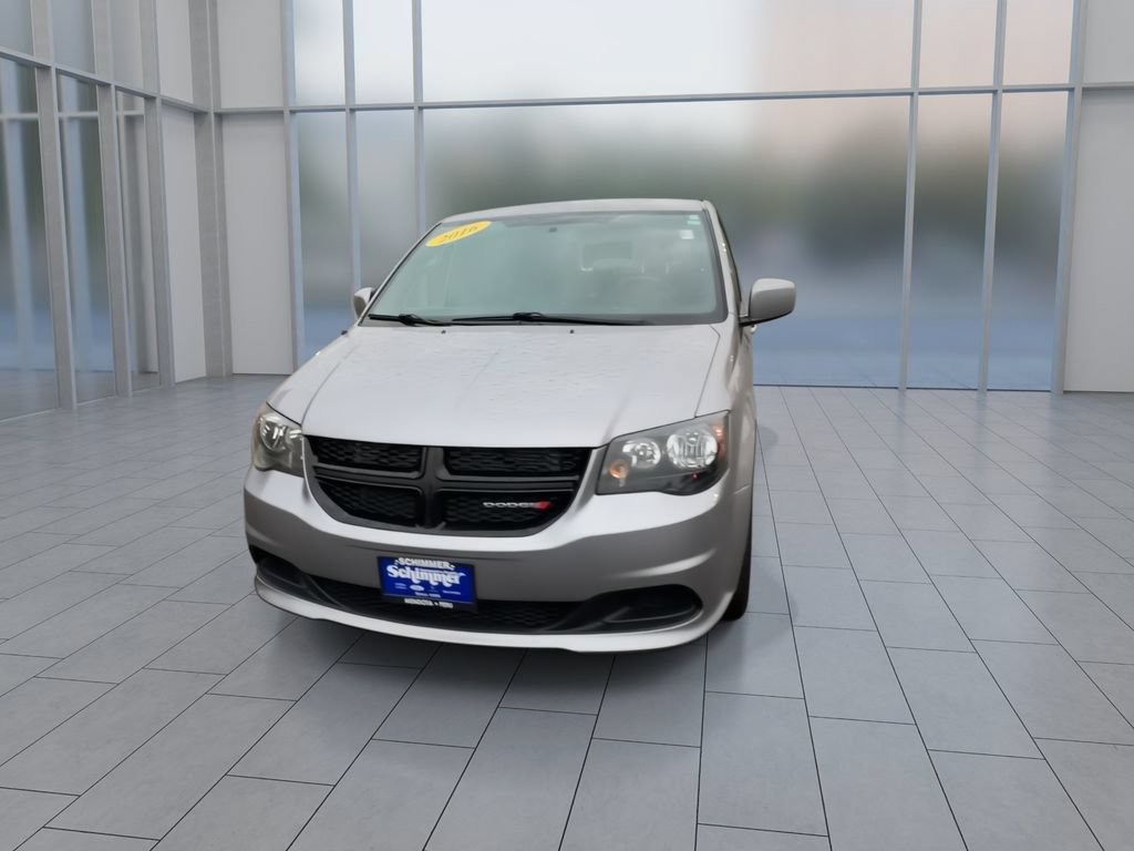 Used 2016 Dodge Grand Caravan SE FWD image 4