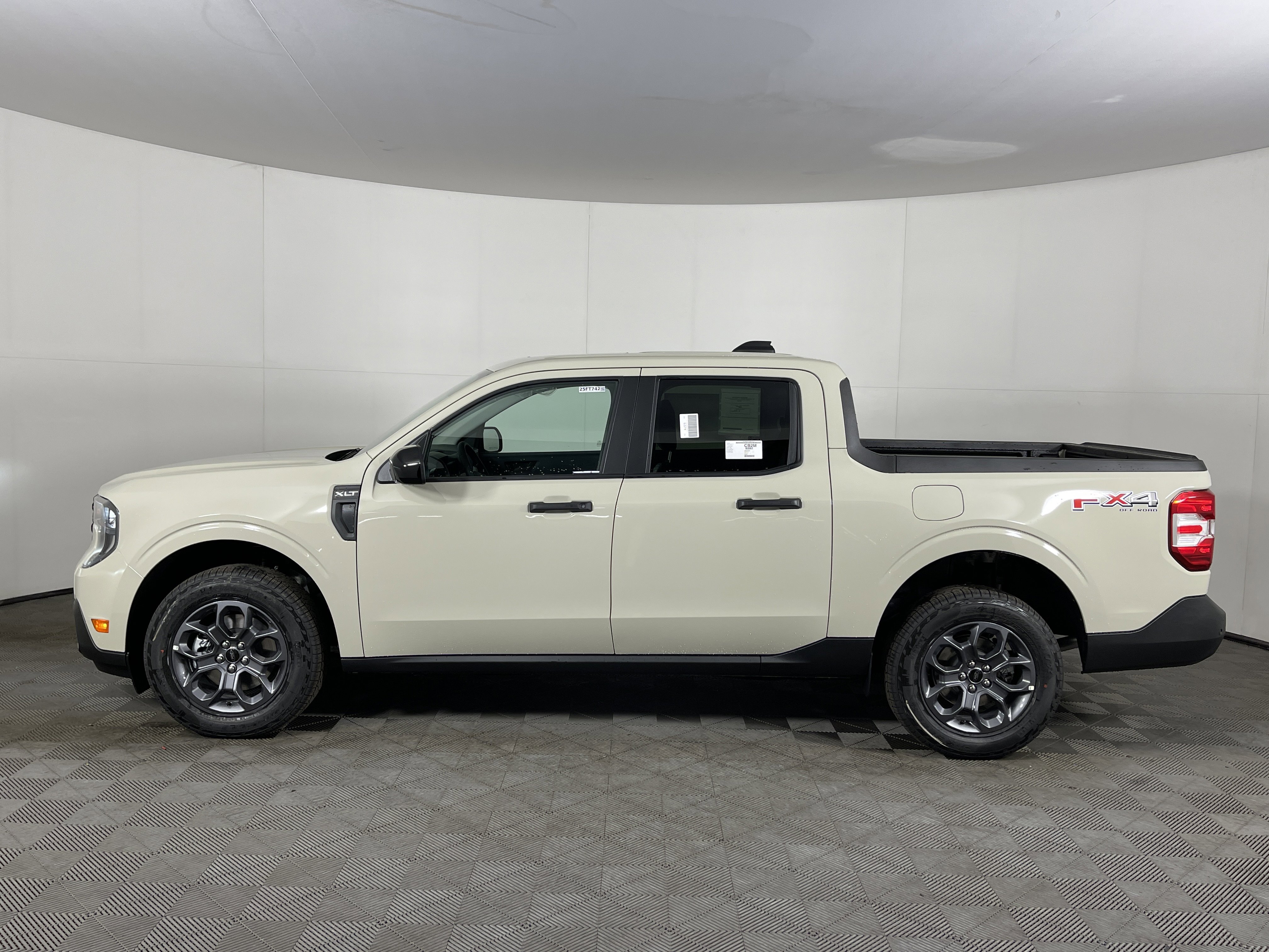 New 2025 Ford Maverick XLT w/ XLT Luxury Package image 3