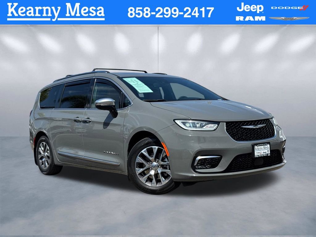 Certified 2023 Chrysler Pacifica Pinnacle