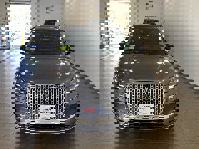 New 2025 Lincoln Corsair AWD w/ Equipment Group 101A image 3