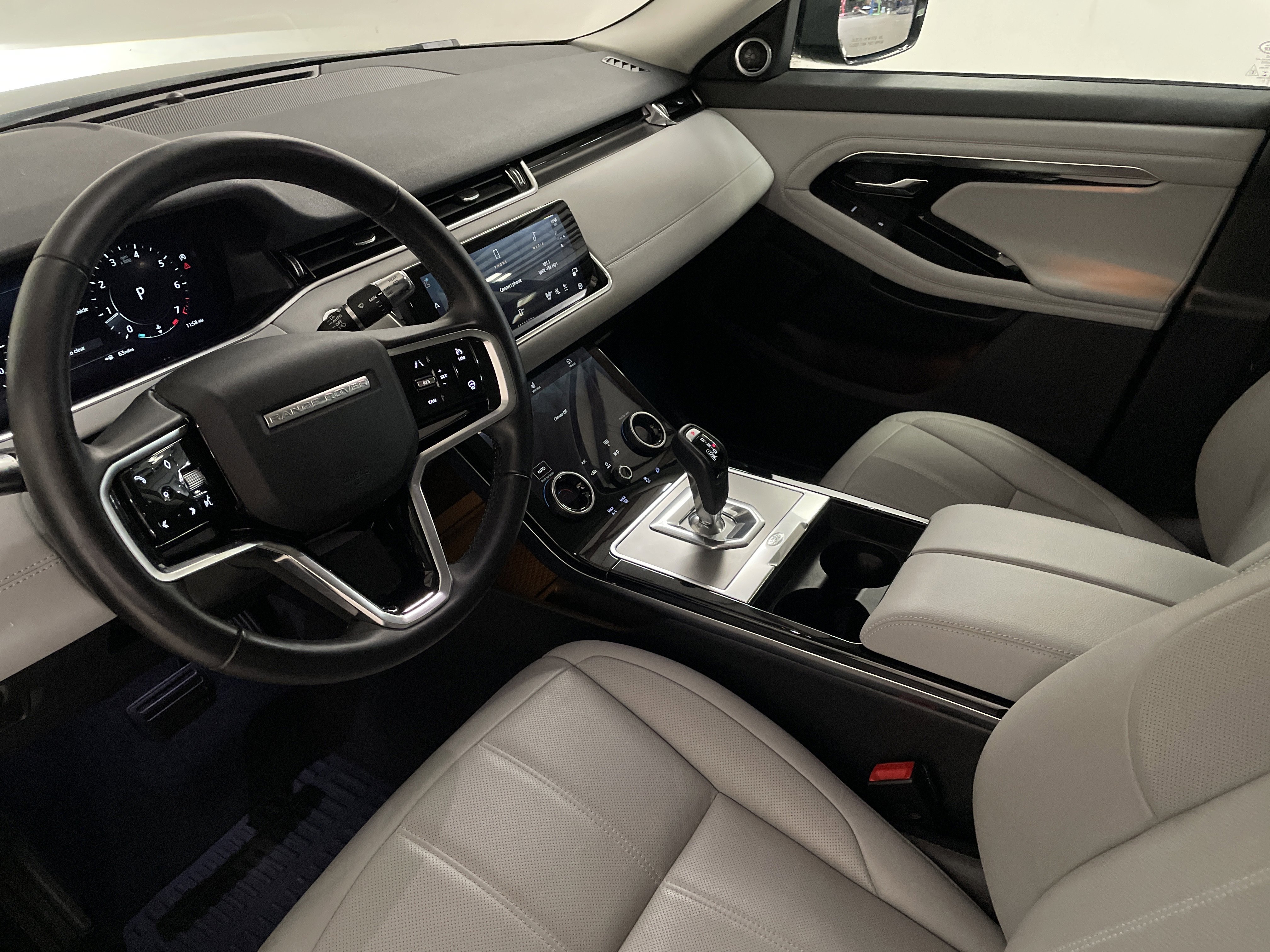 Used 2022 Land Rover Range Rover Evoque SE image 8