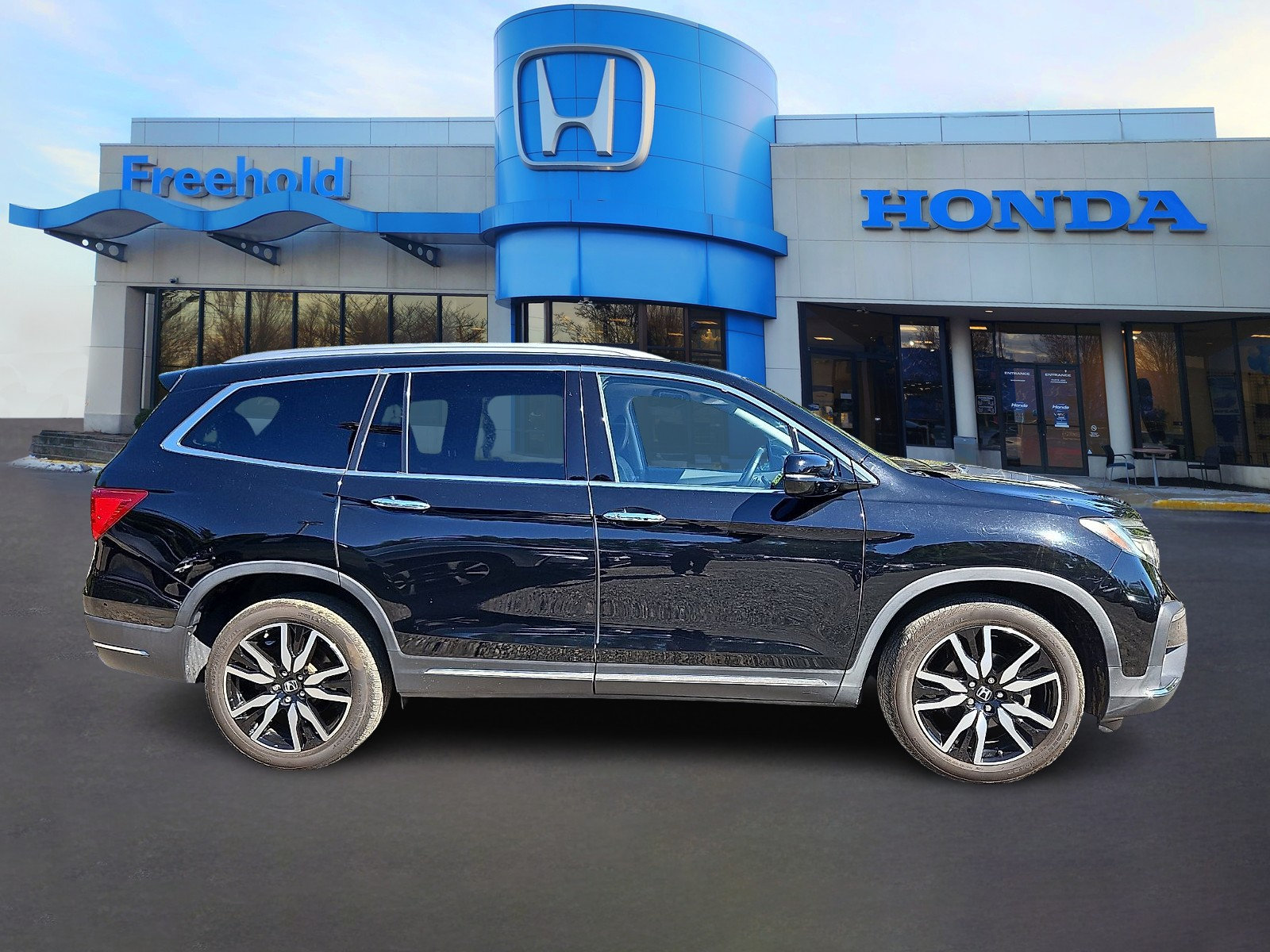 Used 2020 Honda Pilot Touring image 7
