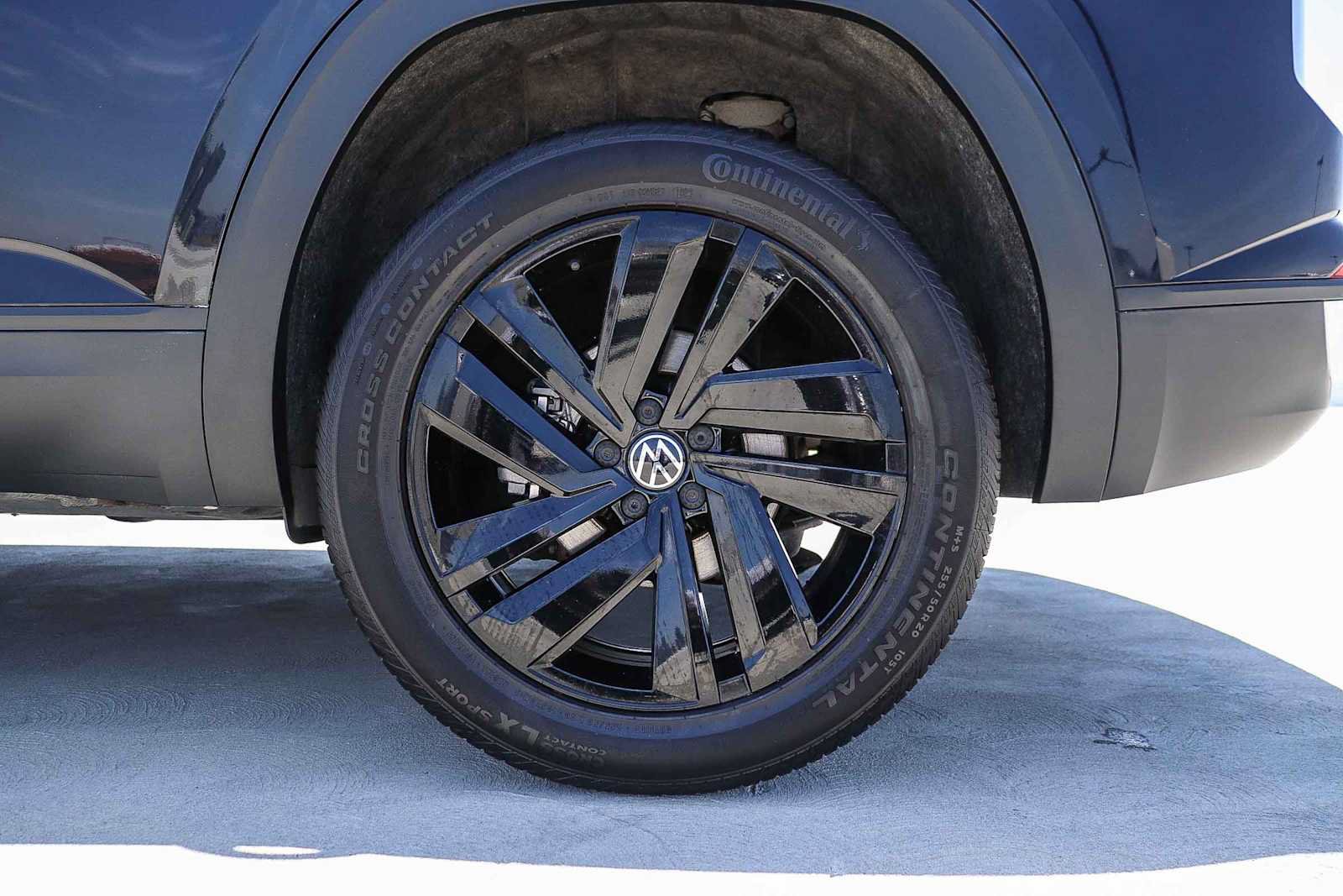 Certified 2020 Volkswagen Atlas Cross Sport SE FWD image 10