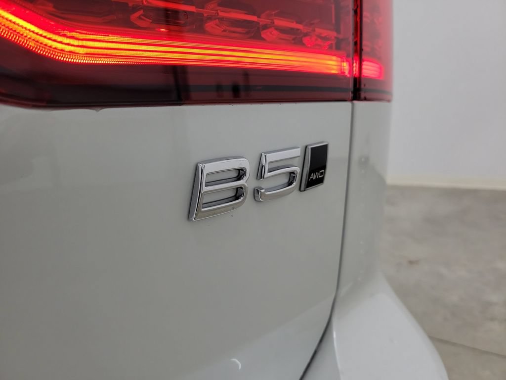 New 2026 Volvo V60 B5 Cross Country Ultra w/ Protection Package Premier AWD/4WD image 8