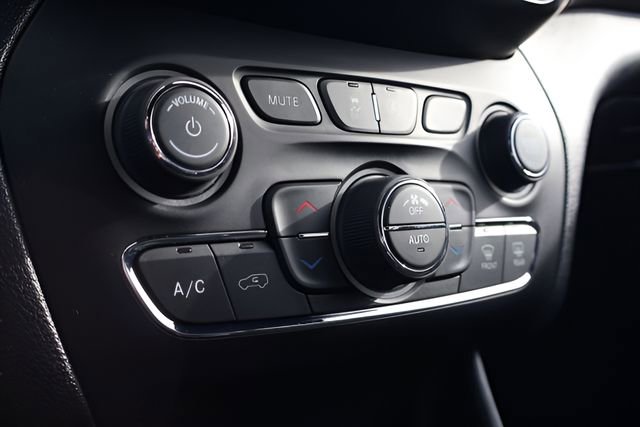 Used 2019 Jeep Cherokee High Altitude image 23