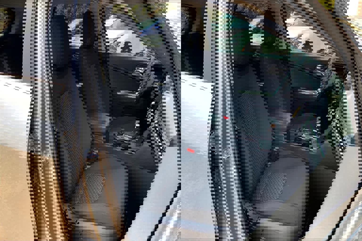 Used 2023 Kia Sportage LX image 9