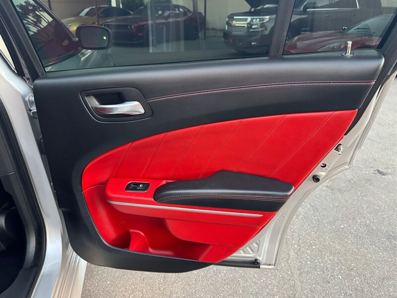 Used 2019 Dodge Charger Scat Pack w/ Dynamics Package RWD image 35