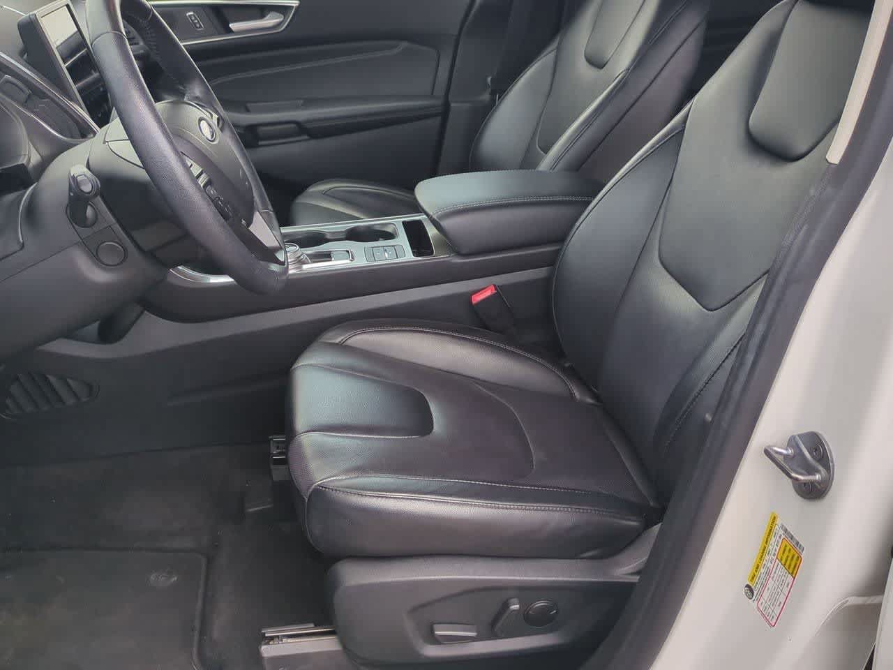 Used 2022 Ford Edge Titanium w/ Equipment Group 301A AWD/4WD image 15