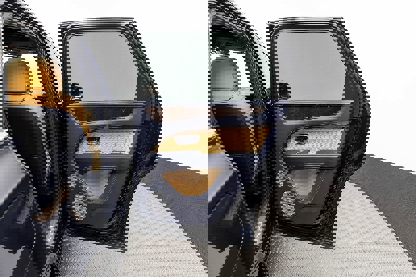 Used 2021 Bentley Bentayga image 47