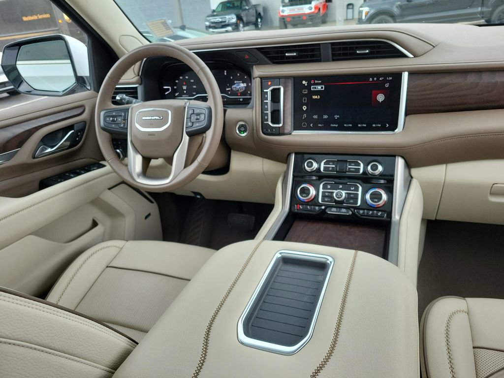 Used 2023 GMC Yukon Denali w/ LPO, Floor Liner Package AWD/4WD image 13