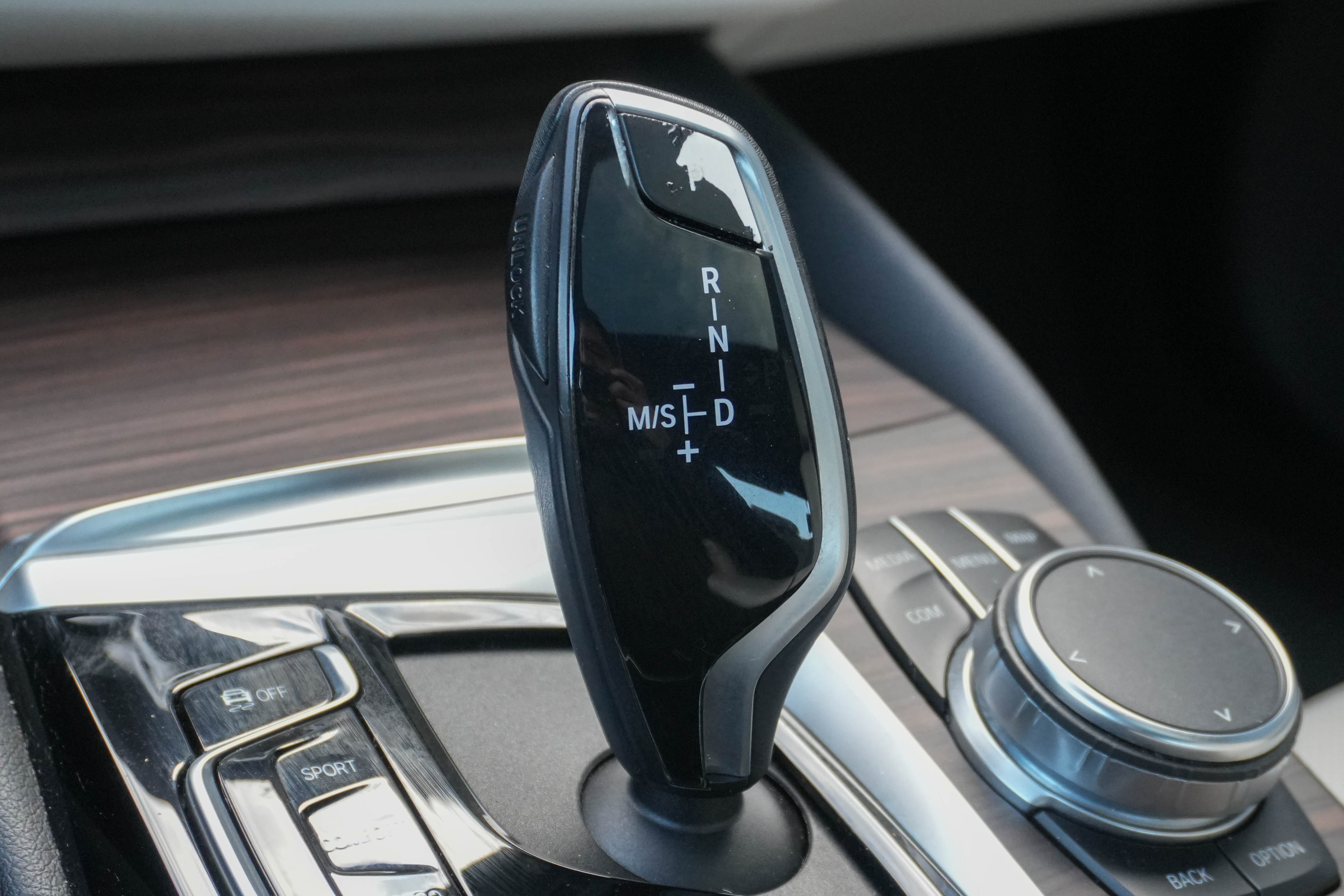 Certified 2023 BMW 540i w/ Premium Package image 27