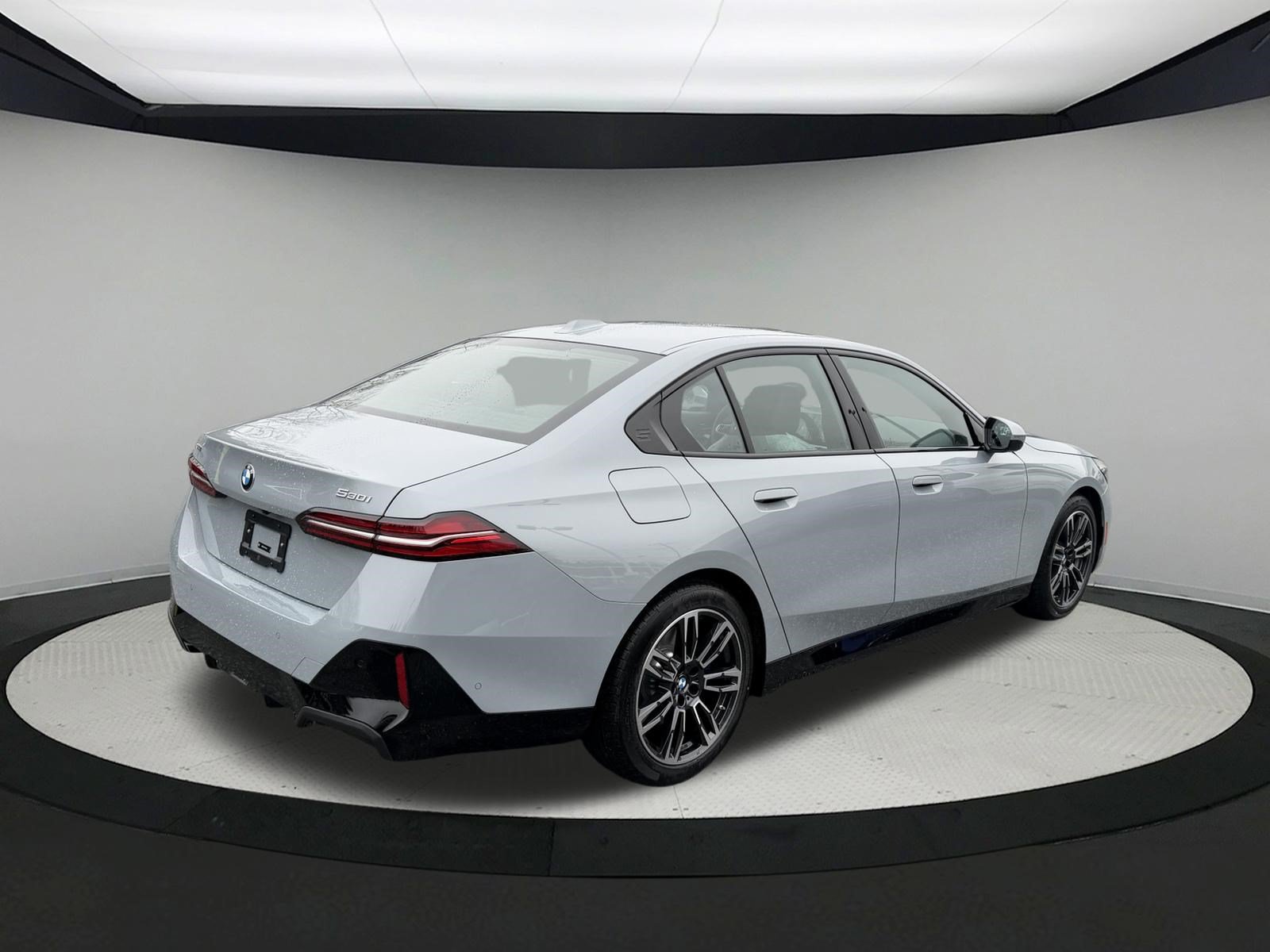 New 2026 BMW 530i xDrive w/ M Sport Package AWD/4WD image 4