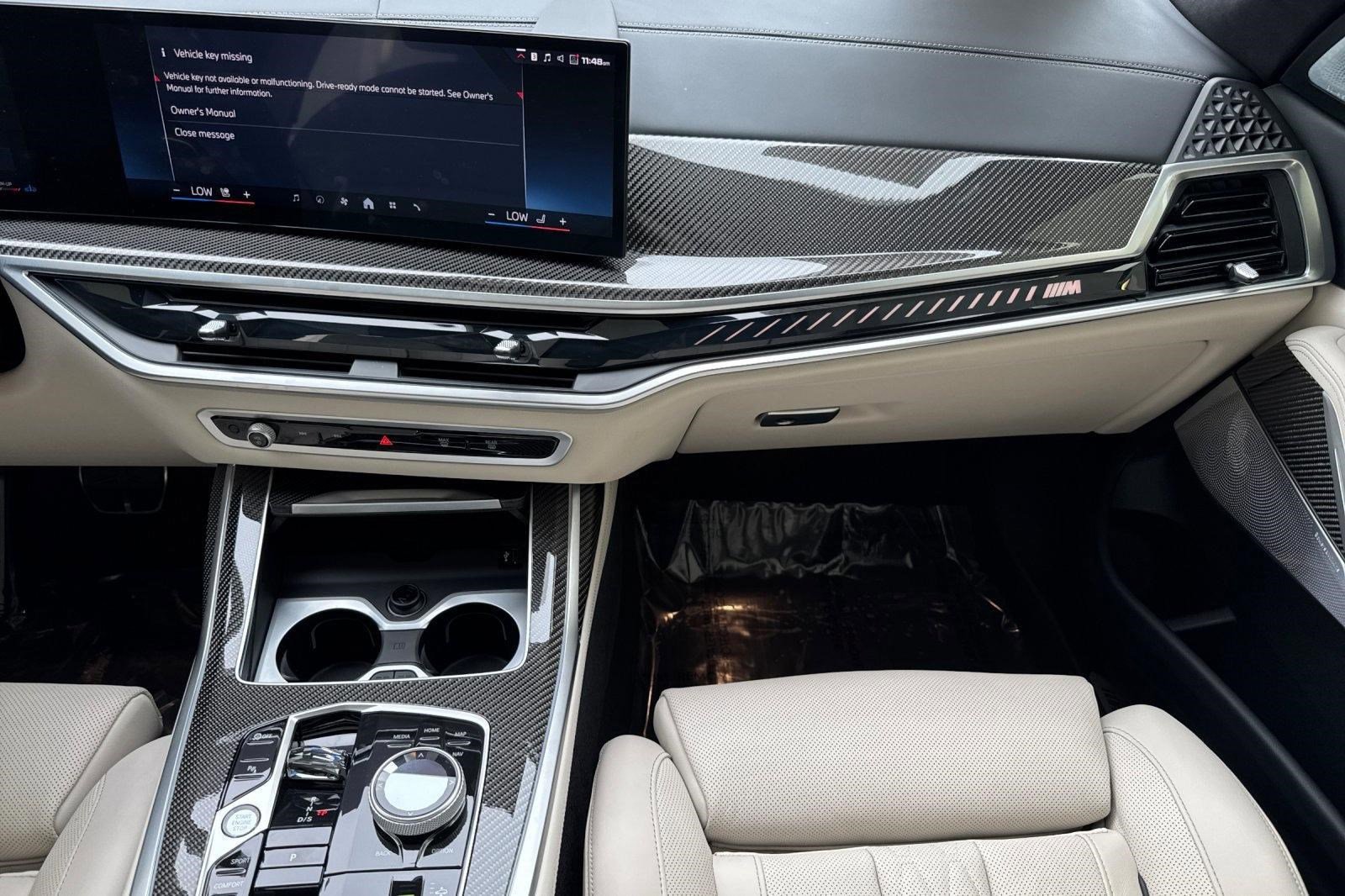Used 2025 BMW X7 M60i image 32