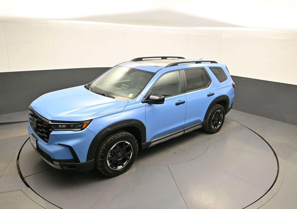 Used 2025 Honda Pilot TrailSport image 36