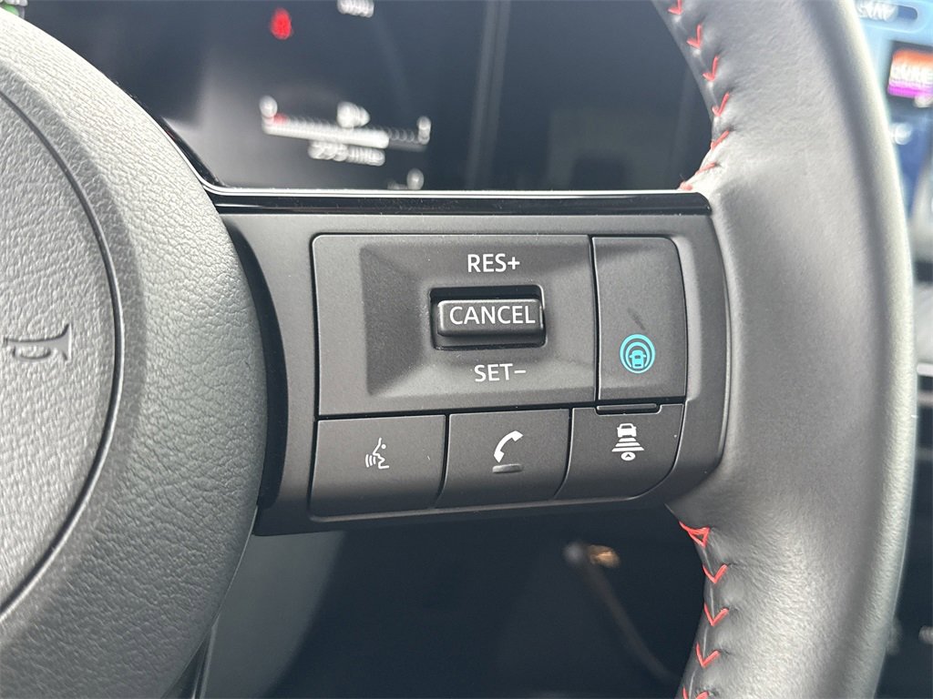 Certified 2025 Nissan Kicks SR image 37