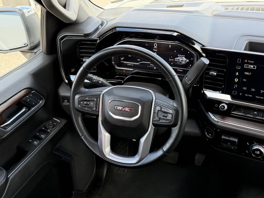 Used 2025 GMC Sierra 1500 SLT AWD/4WD image 13
