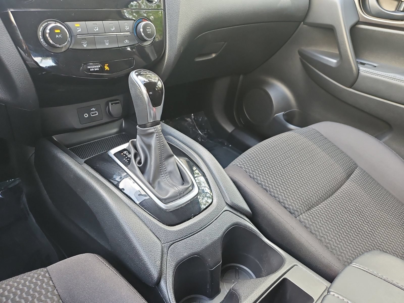 Used 2019 Nissan Rogue Sport S w/ Appearance Package AWD/4WD image 23