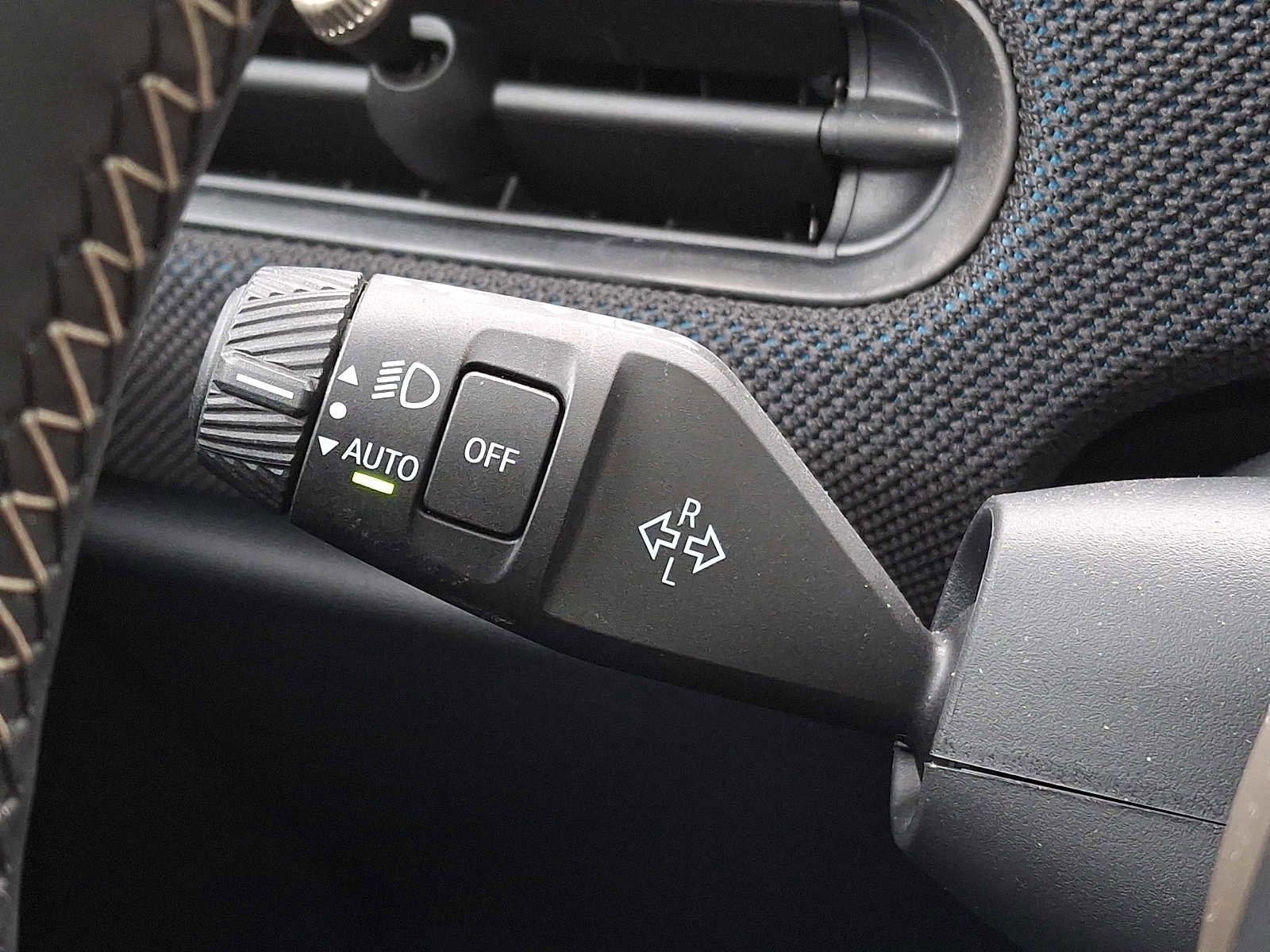 Certified 2025 MINI Cooper S image 23