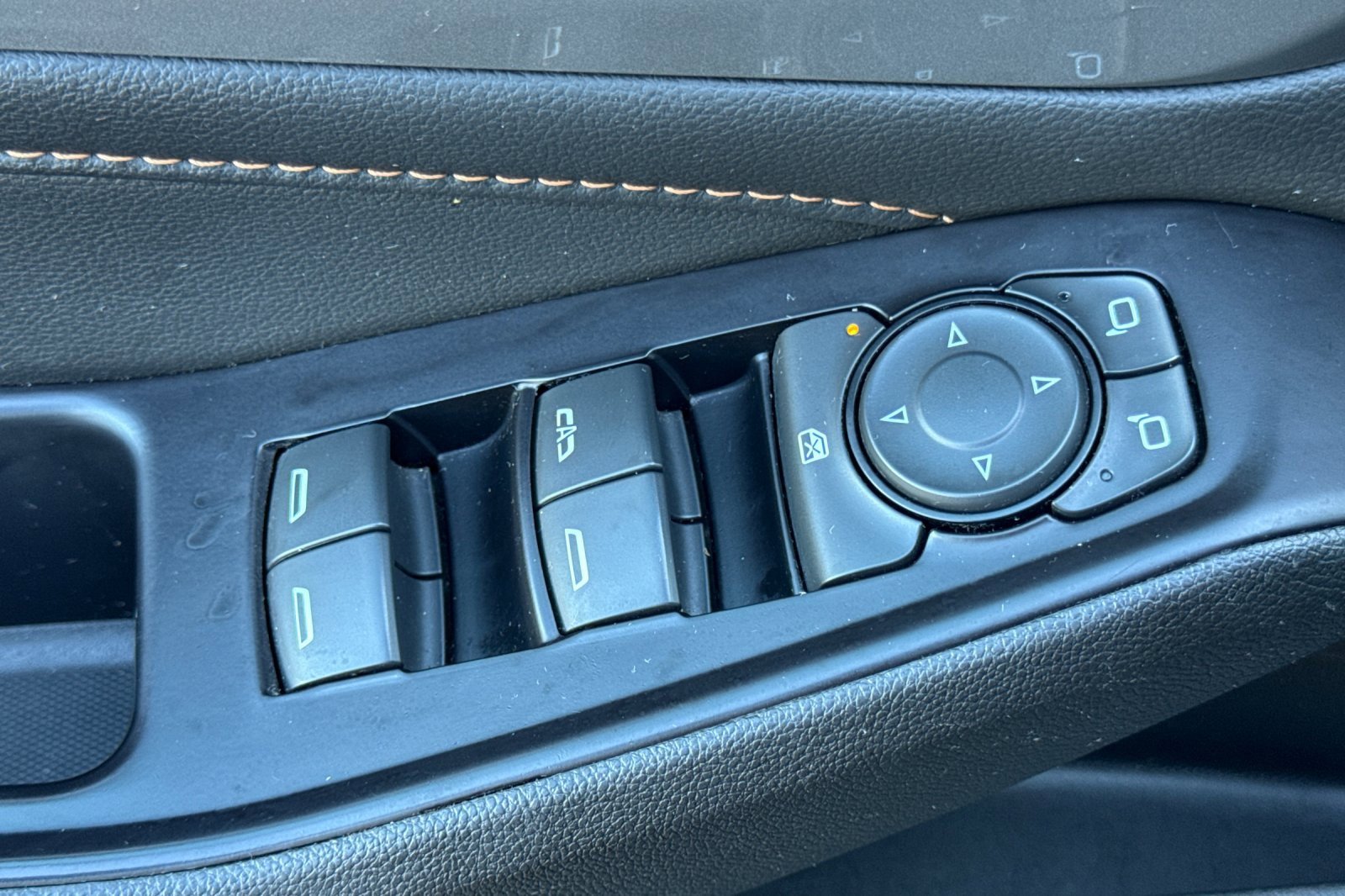 Used 2020 Chevrolet Traverse LT w/ LPO, Blackout Package image 13