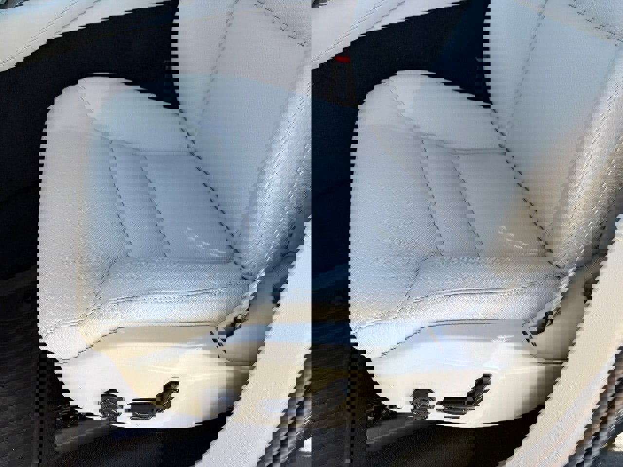 Certified 2024 Volvo XC90 B6 Plus w/ Protection Package Premier image 31