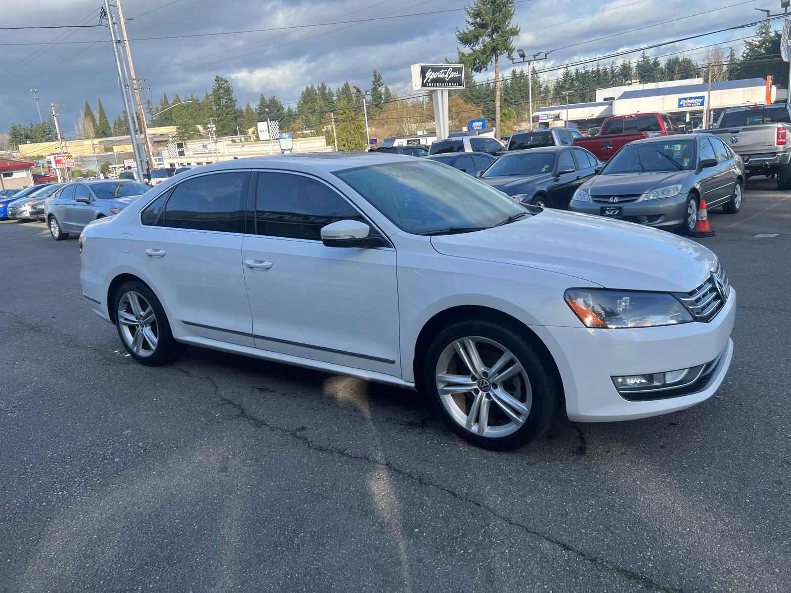 Used 2014 Volkswagen Passat 1.8T SEL Premium image 4