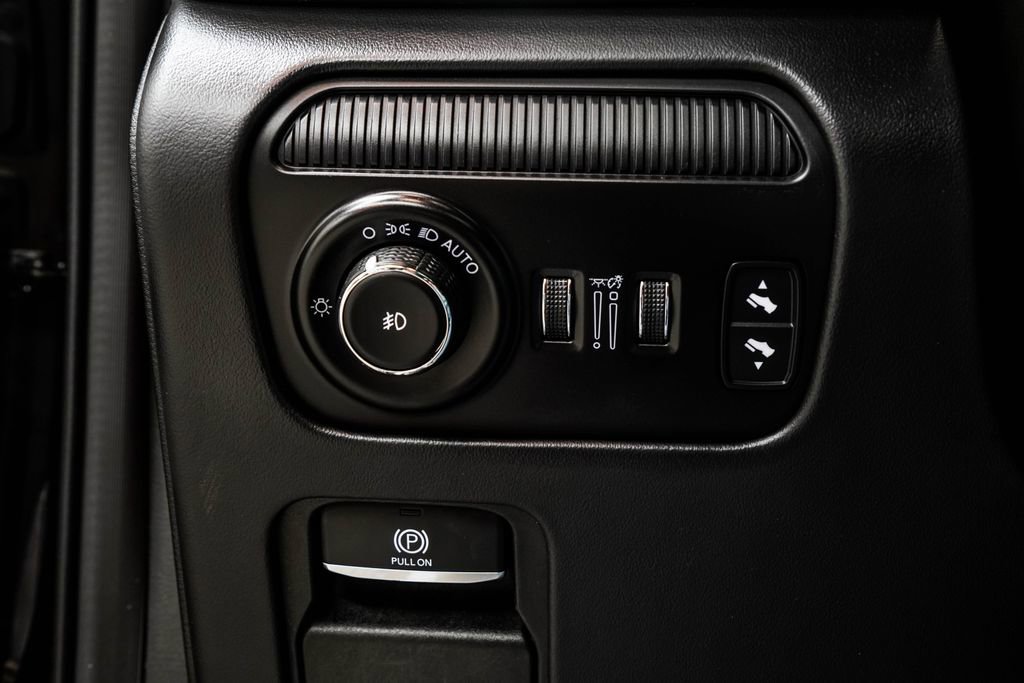 Used 2023 Jeep Grand Wagoneer Series II AWD/4WD image 48