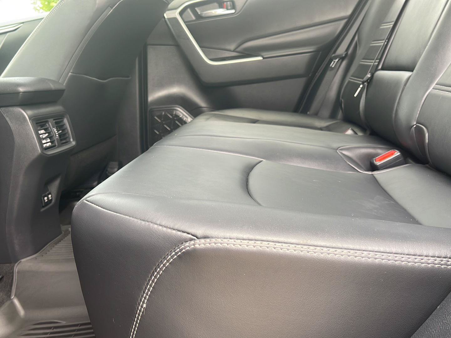 Used 2020 Toyota RAV4 XLE Premium AWD/4WD image 13