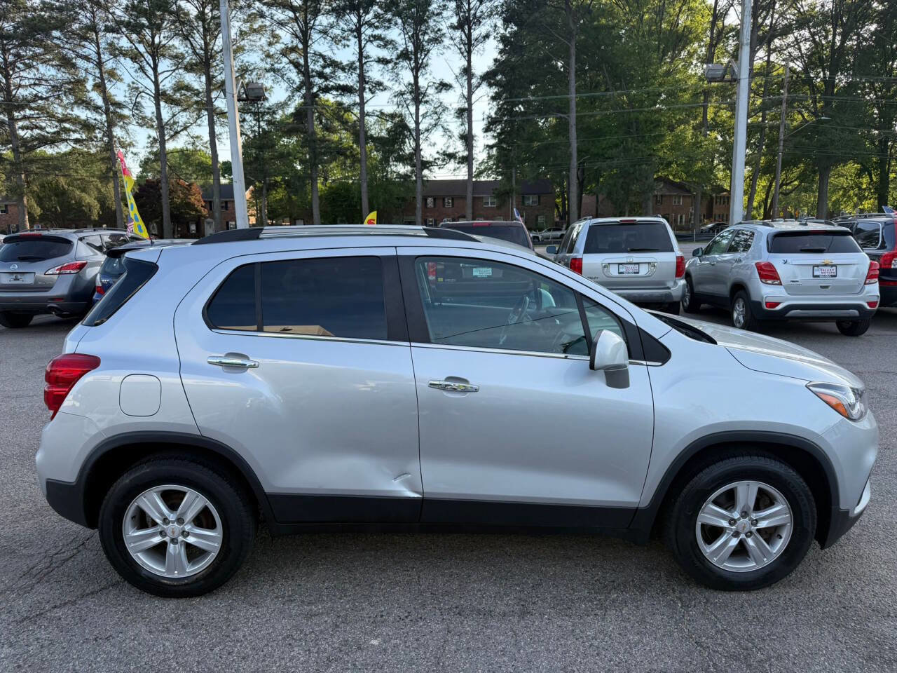 Used 2017 Chevrolet Trax LT w/ LT Convenience Package image 9