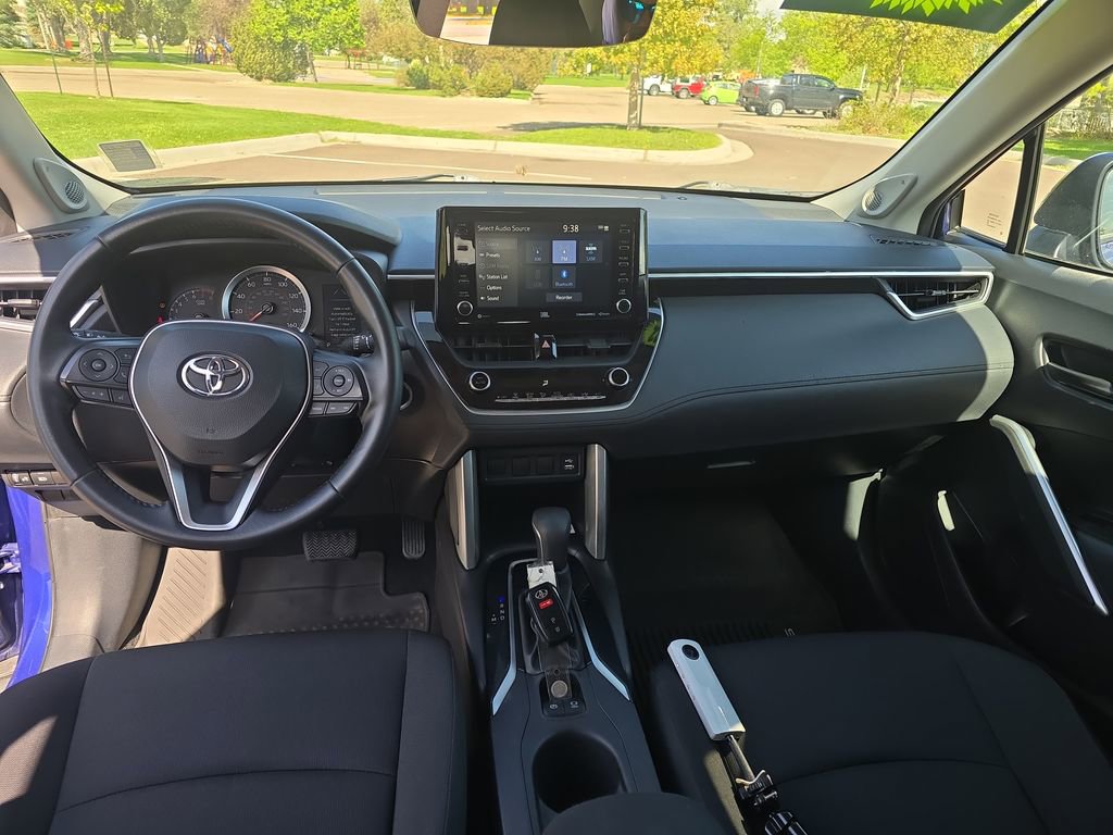 Used 2022 Toyota Corolla Cross LE w/ Moonroof Package AWD/4WD image 14