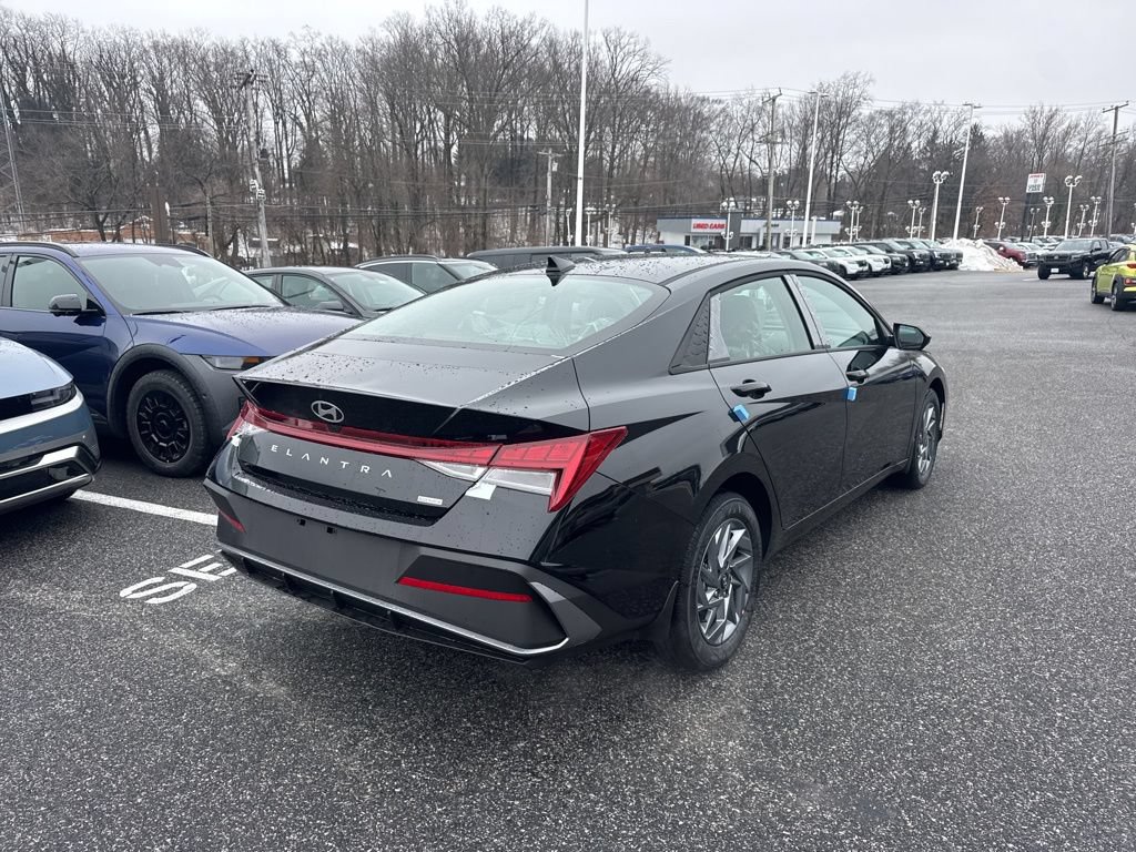 New 2026 Hyundai Elantra Hybrid FWD image 5