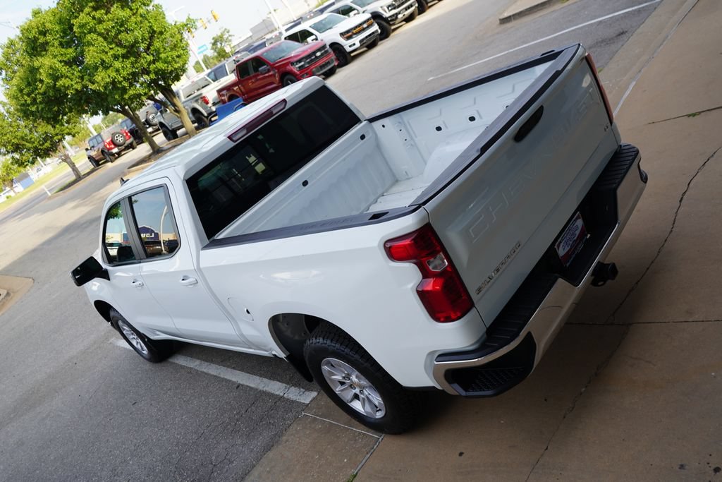 Used 2025 Chevrolet Silverado 1500 LT RWD image 12