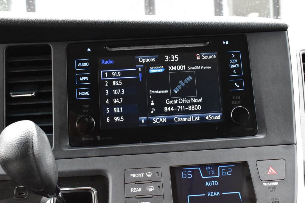 Used 2015 Toyota Sienna LE FWD image 37