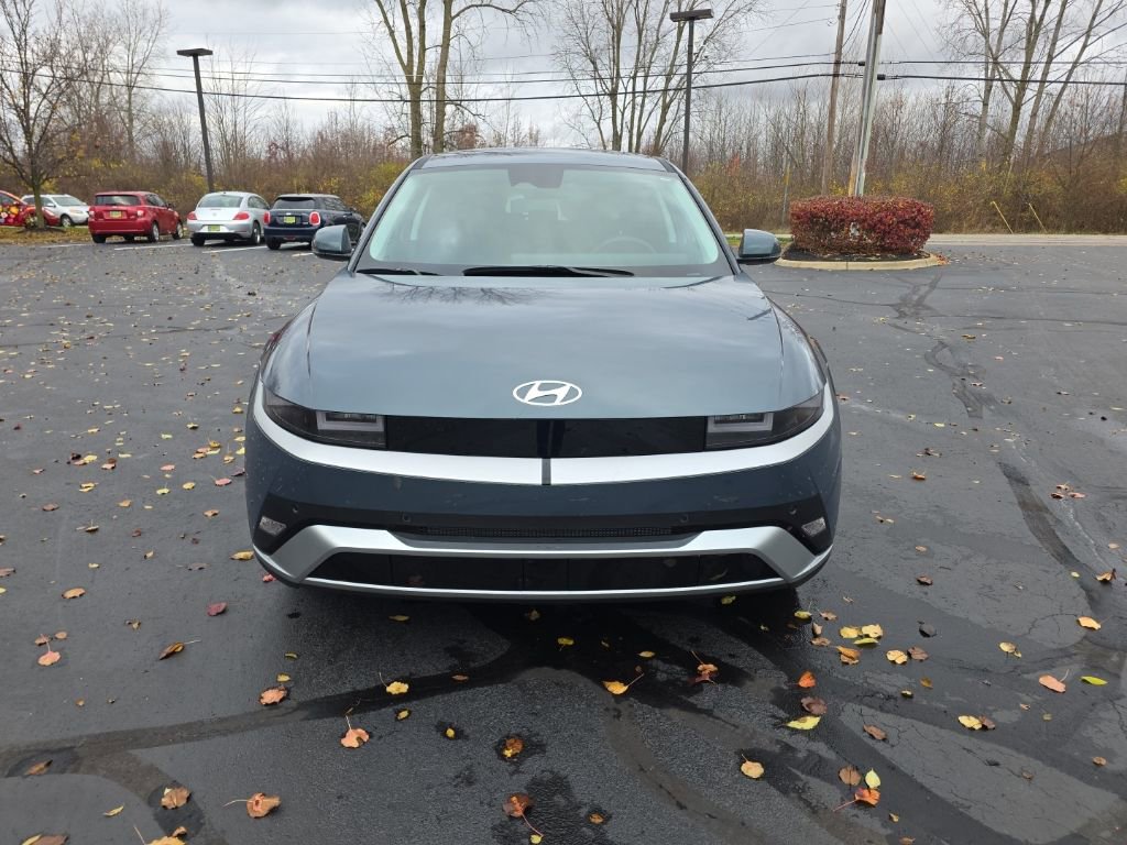 Used 2025 Hyundai Ioniq 5 SE image 2