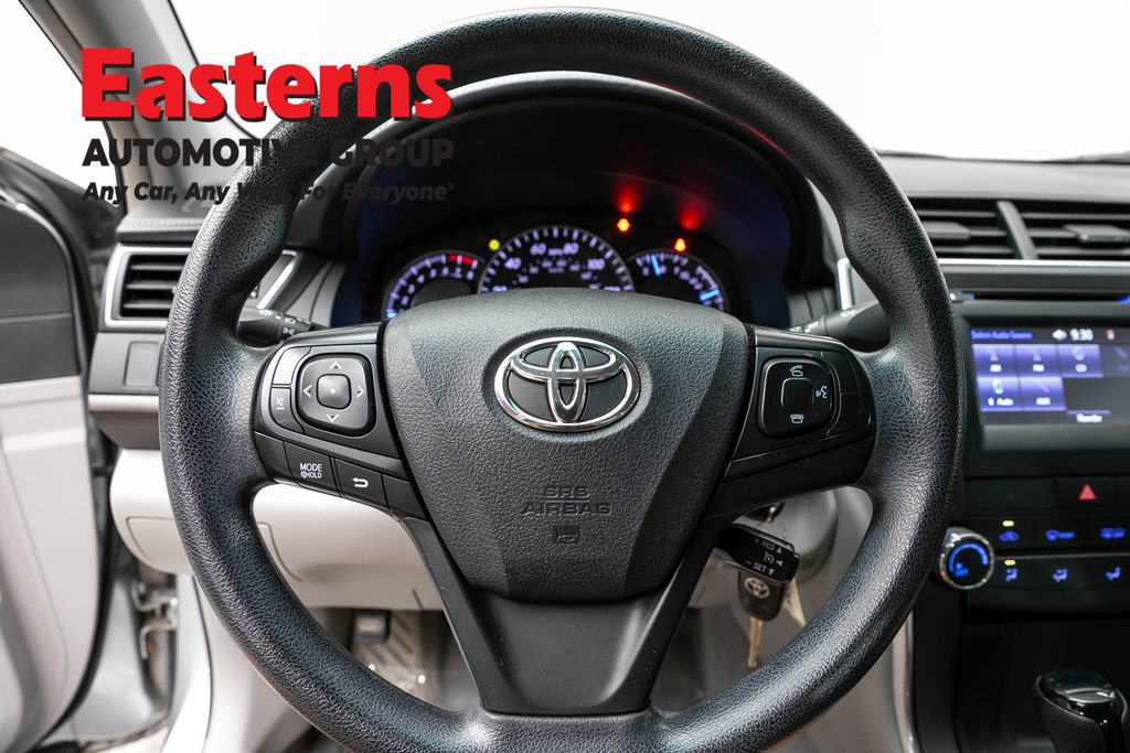 Used 2015 Toyota Camry LE FWD image 10